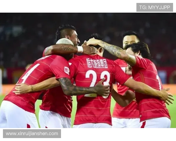 足球漫画爆笑场面这毛巾本来擦脸用结果成了门将擦球神器 足球漫画爆笑场面这毛巾本来擦脸用结果成了门将擦球神器