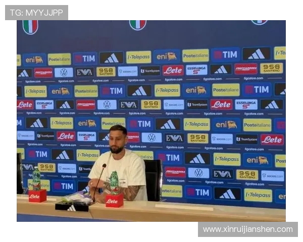 加图索携多纳鲁马参观足球博物馆共话传承表达对足球事业的责任担当